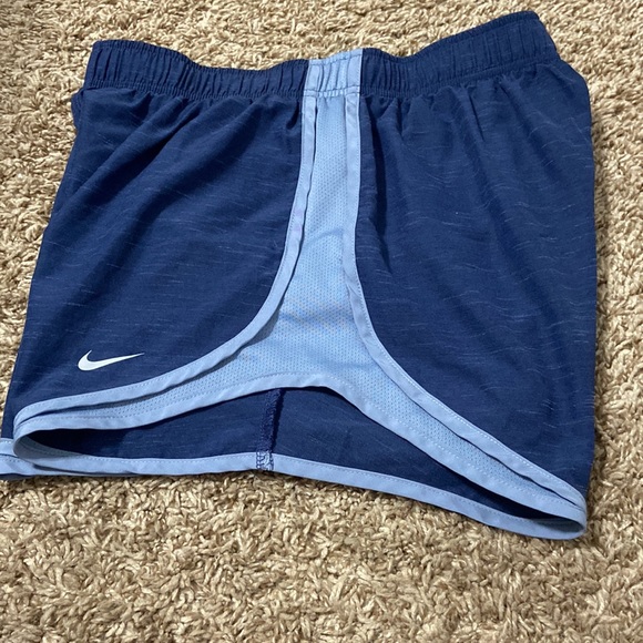 Womens Nike running shorts size medium (dark and light blue heather) - Picture 3 of 4